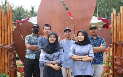 Apa Hubungan SMK Negeri Ihya' Ulummudin Singojuruh dengan Festival Kopi di Desa Blimbingsari?